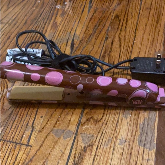 CHI Flat Iron - Picture 1 of 2